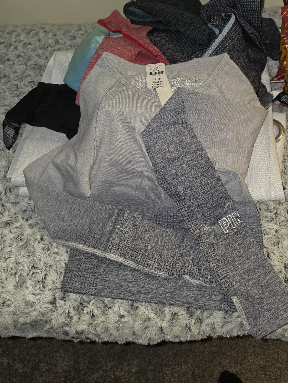 PINK Victoria's Secret Grey Marled Long-Sleeve Crop Top